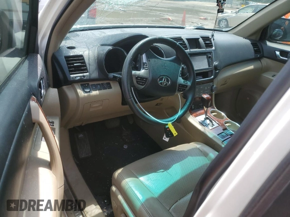 2013 Toyota Highlander Limited with VIN 5TDYK3EH8DS133041, listed as a Copart auction lot 53055525 with Not provided miles and Salvage title. Bid and sale history available at DreamBid. Image 8.