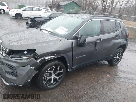 2024 Jeep Compass Limited z VIN 3C4NJDCN0RT162261, wystawiony jako IAAI lot #41727504 z przebiegiem 870 mil mil oraz . Historia ofert i sprzedaży dostępna na DreamBid. Obrazek 6.