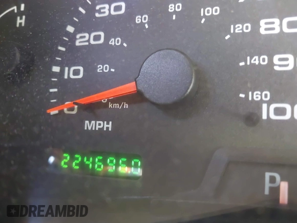 2002 Ford Excursion Limited z VIN 1FMNU43S32ED21966, wystawiony jako IAAI lot #41395015 z przebiegiem 224 696 mil mil oraz . Historia ofert i sprzedaży dostępna na DreamBid. Obrazek 15.