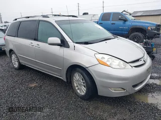 2008 Toyota Sienna XLE with VIN 5TDZK22C78S153388, listed as a IAAI auction lot 41861551 with 227,082 mi miles. Bid and sale history available at carsss.com. Image 1.