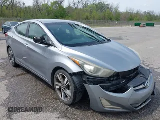 2015 Hyundai Elantra SE z VIN 5NPDH4AE1FH572184, wystawiony jako IAAI lot #41891020 z przebiegiem 261 395 mil mil oraz . Historia ofert i sprzedaży dostępna na DreamBid. Obrazek 1.