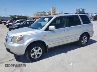 2008 Honda Pilot EX-L z VIN 5FNYF285X8B000923, wystawiony jako Copart lot #52504565 z przebiegiem 158 883 mil mil oraz Szkoda całkowita • Salvage title. Historia ofert i sprzedaży dostępna na DreamBid. Obrazek 1.