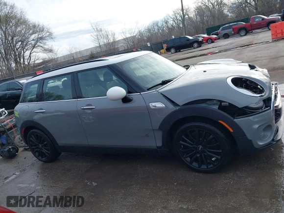2017 MINI Clubman Cooper S with VIN WMWLU5C59H2E83705, listed as a IAAI auction lot 41853702 with 135,905 mi miles. Bid and sale history available at carsss.com. Image 14.