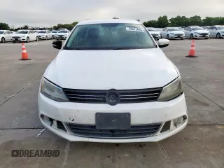 2013 Volkswagen Jetta SE with VIN 3VWDX7AJ5DM445332, listed as a Copart auction lot 58622645 with 241,388 mi miles and Clean title. Bid and sale history available at DreamBid. Image 5.