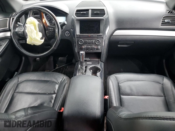 2017 Ford Explorer XLT with VIN 1FM5K8D81HGD00692, listed as a Copart auction lot 58117395 with 133,267 mi miles and Salvage title. Bid and sale history available at DreamBid. Image 8.
