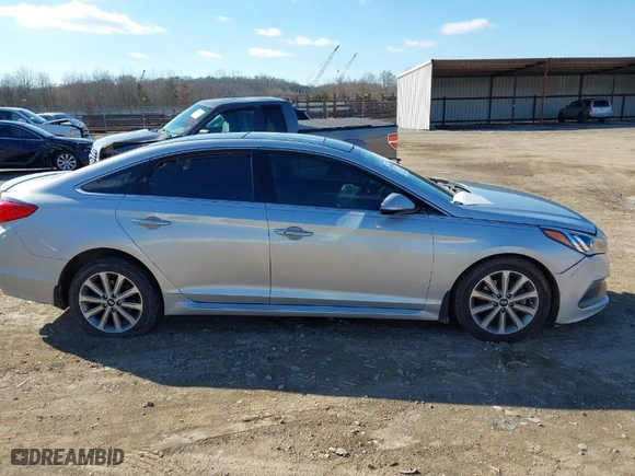 2016 Hyundai Sonata 2.4L Sport with VIN 5NPE34AF8GH265222, listed as a IAAI auction lot 41698098 with 114,805 mi miles. Bid and sale history available at carsss.com. Image 13.