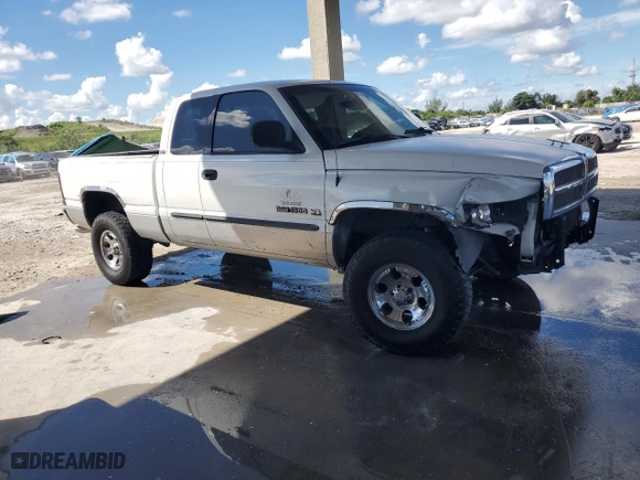 2001 Dodge Ram 1500 with VIN 3B7HF13Y91M515490, listed as a Copart auction lot 73554124 with 207,763 mi miles and Salvage Title. Bid and sale history available at carsss.com. Image 4.