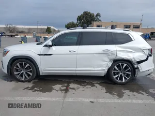 2024 Volkswagen Atlas SEL Premium R-Line z VIN 1V2FR2CA6RC547798, wystawiony jako IAAI lot #41723656 z przebiegiem 27 146 mil mil oraz . Historia ofert i sprzedaży dostępna na DreamBid. Obrazek 15.