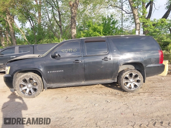 2007 Chevrolet Suburban LT с VIN 1GNFK16317J312027, выставлен на аукционе IAAI как лот 42214940 с пробегом 305 088 миль миль и . История ставок и продаж доступна на DreamBid. Изображение 14.
