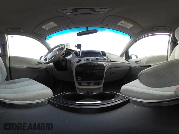 2011 Toyota Sienna LE AAS with VIN 5TDKK3DC3BS109139, listed as a IAAI auction lot 41715718 with 210,332 mi miles. Bid and sale history available at carsss.com. Image 18.