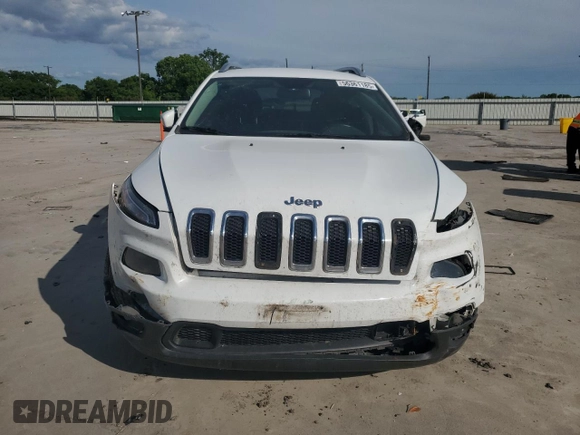 2017 Jeep Cherokee Latitude z VIN 1C4PJLCB6HW566120, wystawiony jako Copart lot #56361185 z przebiegiem 86 880 mil mil oraz Szkoda całkowita • Salvage title. Historia ofert i sprzedaży dostępna na DreamBid. Obrazek 5.