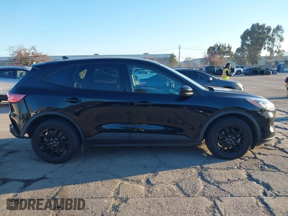 2020 Ford Escape SE Sport Hybrid with VIN 1FMCU0BZ1LUC61109, listed as a IAAI auction lot 41407511 with 135,353 mi miles and . Bid and sale history available at carsss.com. Image 14.