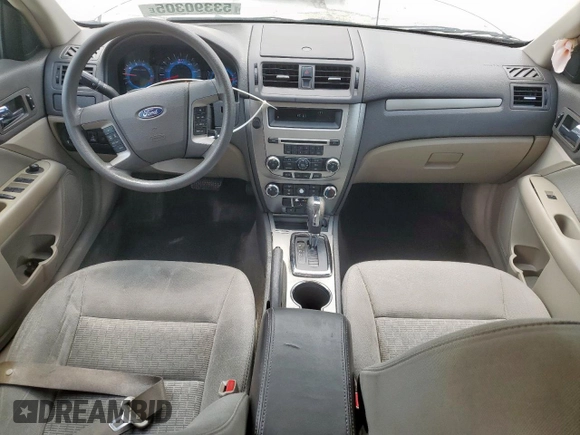 2010 Ford Fusion SE z VIN 3FAHP0HA7AR355587, wystawiony jako Copart lot #53390305 z przebiegiem 160 598 mil mil oraz Czysty tytuł • Clean title. Historia ofert i sprzedaży dostępna na DreamBid. Obrazek 8.