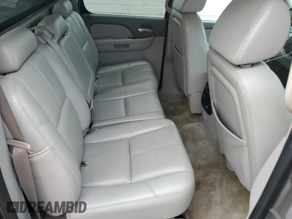 2007 Chevrolet Avalanche LTZ z VIN 3GNFK12377G199532, wystawiony jako Copart lot #57481235 z przebiegiem 226 580 mil mil oraz Szkoda całkowita • Salvage title. Historia ofert i sprzedaży dostępna na DreamBid. Obrazek 10.