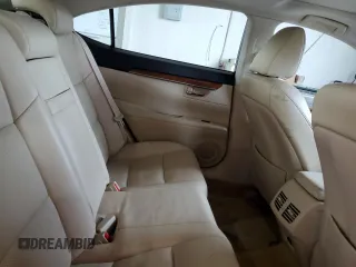 2013 Lexus ES 300h z VIN JTHBW1GG2D2014135, wystawiony jako Copart lot #56459225 z przebiegiem Nie podano mil oraz Szkoda całkowita • Salvage title. Historia ofert i sprzedaży dostępna na DreamBid. Obrazek 10.