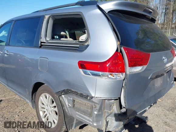 2011 Toyota Sienna XLE AAS with VIN 5TDYK3DC5BS039959, listed as a IAAI auction lot 41803881 with 129,479 mi miles. Bid and sale history available at carsss.com. Image 20.