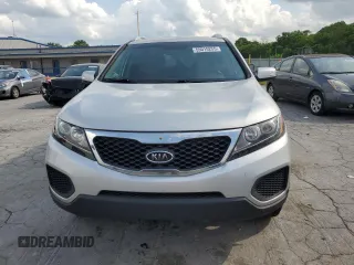 2013 Kia Sorento LX with VIN 5XYKT4A29DG370970, listed as a Copart auction lot 55015255 with 212,424 mi miles and Clean title. Bid and sale history available at DreamBid. Image 5.
