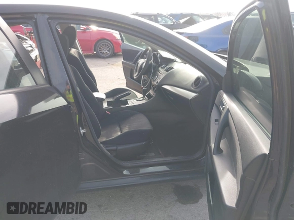 2013 Mazda Mazda3 i Sport with VIN JM1BL1U79D1828304, listed as a IAAI auction lot 41871463 with 95,453 mi miles. Bid and sale history available at carsss.com. Image 5.