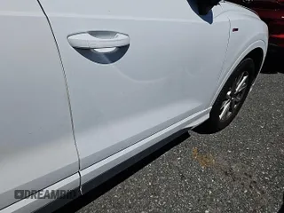 2023 Audi Q3 S line Premium с VIN WA1DECF38P1102974, выставлен на аукционе IAAI как лот 42852727 с пробегом 45 357 миль миль и . История ставок и продаж доступна на DreamBid. Изображение 25.