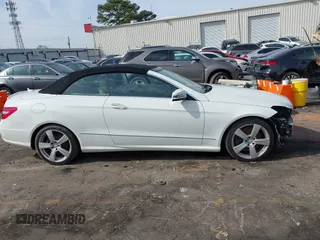2011 Mercedes-Benz E-Class E 550 with VIN WDDKK7CF4BF093607, listed as a IAAI auction lot 41596557 with 128,548 mi miles. Bid and sale history available at carsss.com. Image 13.