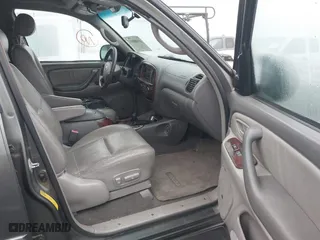 2003 Toyota Sequoia Limited with VIN 5TDBT48A73S184746, listed as a IAAI auction lot 41488014 with 298,447 mi miles. Bid and sale history available at carsss.com. Image 5.