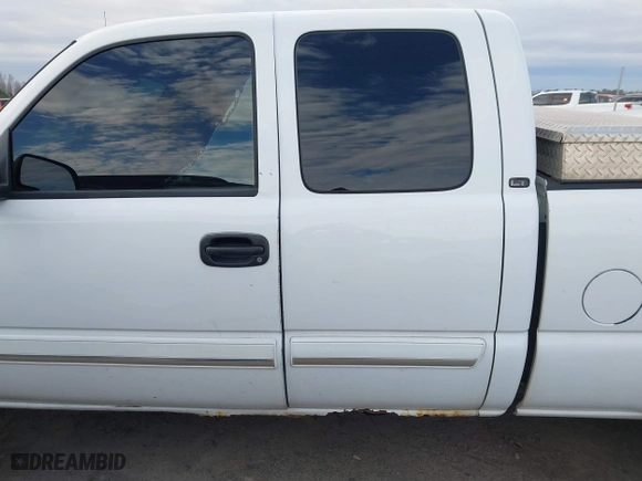 2006 Chevrolet Silverado 1500 LT1 with VIN 2GCEC19T261110996, listed as a IAAI auction lot 41721472 with 242,319 mi miles. Bid and sale history available at carsss.com. Image 14.