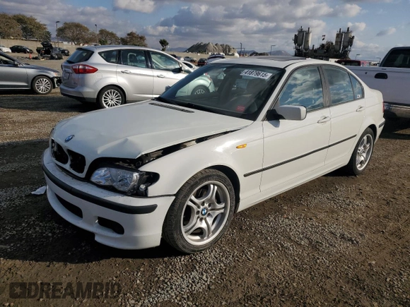 2004 BMW 3 Series 325i with VIN WBAAZ33454KP84385, listed as a Copart auction lot 41879615 with 140,811 mi miles and Salvage Title. Bid and sale history available at carsss.com. Image 1.