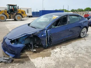 2022 Tesla Model 3 z VIN 5YJ3E1EA7NF368657, wystawiony jako Copart lot #59673585 z przebiegiem 67 279 mil mil oraz Nie do naprawy • Non repairable. Historia ofert i sprzedaży dostępna na DreamBid. Obrazek 1.
