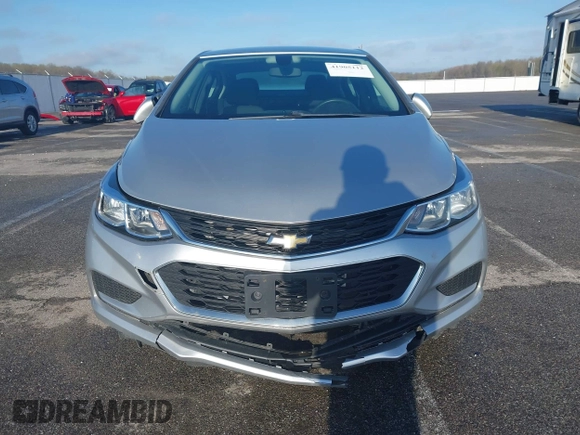2017 Chevrolet Cruze LS z VIN 1G1BC5SM7H7244219, wystawiony jako IAAI lot #41905112 z przebiegiem 177 773 mil mil oraz . Historia ofert i sprzedaży dostępna na DreamBid. Obrazek 6.