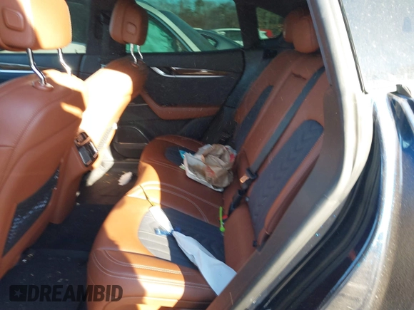 2021 Maserati Levante GranLusso with VIN ZN661XUL8MX357510, listed as a IAAI auction lot 41237857 with 33,375 mi miles. Bid and sale history available at carsss.com. Image 8.