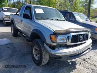 2003 Toyota Tacoma with VIN 5TEWN72N23Z252642, listed as a IAAI auction lot 42026893 with 199,571 mi miles. Bid and sale history available at carsss.com. Image 1.