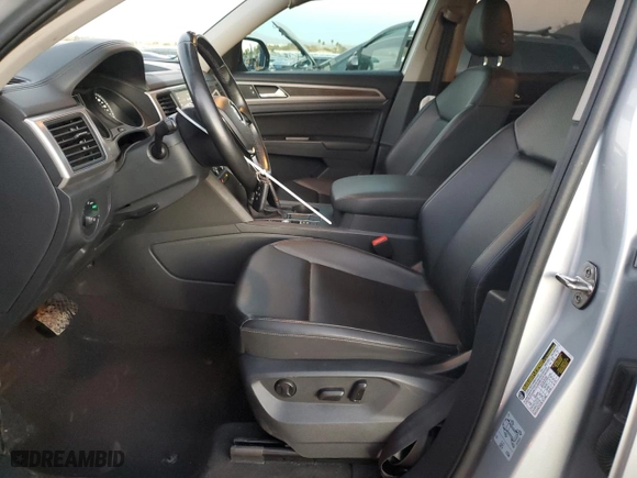 2019 Volkswagen Atlas 3.6L V6 SE w/Technology with VIN 1V2WR2CA5KC610363, listed as a Copart auction lot 84041964 with 77,417 mi miles and Salvage Title. Bid and sale history available at carsss.com. Image 7.