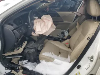 2014 Honda Accord Touring z VIN 1HGCR2F91EA800054, wystawiony jako Copart lot #44898045 z przebiegiem Nie podano mil oraz Szkoda całkowita • Salvage title. Historia ofert i sprzedaży dostępna na DreamBid. Obrazek 7.