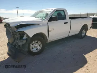 2019 Ram 1500 Tradesman z VIN 3C6JR6DG5KG617453, wystawiony jako Copart lot #45641345 z przebiegiem 81 553 mil mil oraz Szkoda całkowita • Salvage title. Historia ofert i sprzedaży dostępna na DreamBid. Obrazek 1.