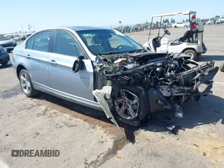 2011 BMW 3 Series 328i z VIN WBAPH5C51BA446373, wystawiony jako IAAI lot #42096182 z przebiegiem Nie podano mil oraz . Historia ofert i sprzedaży dostępna na DreamBid. Obrazek 1.