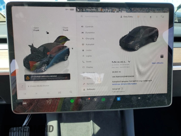 2024 Tesla Model Y Long Range z VIN 7SAYGDEE0RF024326, wystawiony jako Copart lot #52149675 z przebiegiem 34 503 mil mil oraz Szkoda całkowita • Salvage title. Historia ofert i sprzedaży dostępna na DreamBid. Obrazek 9.
