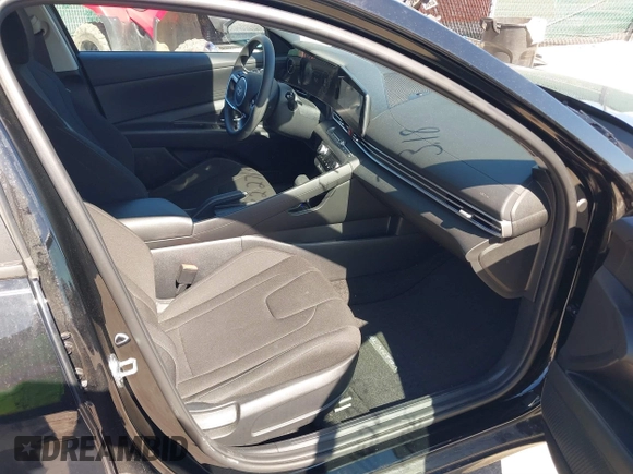 2024 Hyundai Elantra SEL with VIN KMHLM4DG0RU640615, listed as a IAAI auction lot 41822713 with 32,610 mi miles. Bid and sale history available at carsss.com. Image 5.