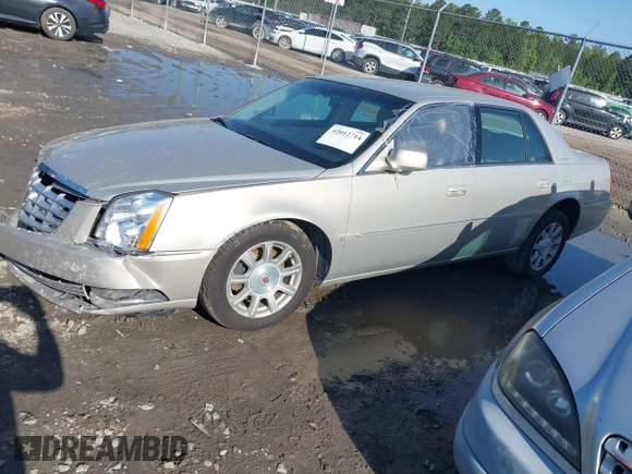 2008 Cadillac DTS 1SC z VIN 1G6KD57Y38U198313, wystawiony jako IAAI lot #42012714 z przebiegiem Nie podano mil oraz . Historia ofert i sprzedaży dostępna na DreamBid. Obrazek 2.