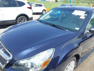 2013 Subaru Legacy Premium z VIN 4S3BMBG68D3019421, wystawiony jako IAAI lot #42097119 z przebiegiem 106 087 mil mil oraz . Historia ofert i sprzedaży dostępna na DreamBid. Obrazek 6.
