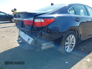 2015 Lexus ES 300h z VIN JTHBW1GG9F2091927, wystawiony jako IAAI lot #41933816 z przebiegiem 122 934 mil mil oraz . Historia ofert i sprzedaży dostępna na DreamBid. Obrazek 18.