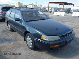 1995 Toyota Camry z VIN 4T1SK12W6SU489070, wystawiony jako IAAI lot #41889497 z przebiegiem 231 292 mil mil oraz . Historia ofert i sprzedaży dostępna na DreamBid. Obrazek 1.