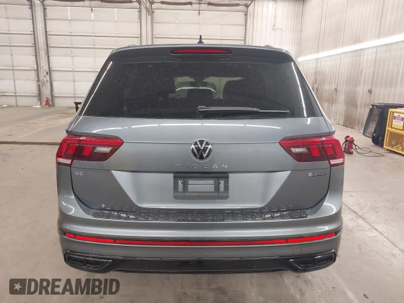 2024 Volkswagen Tiguan SE R-Line Black с VIN 3VV8B7AX8RM090818, выставлен на аукционе IAAI как лот 42123399 с пробегом 10 846 миль миль и . История ставок и продаж доступна на DreamBid. Изображение 17.