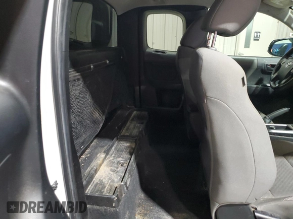 2022 Toyota Tacoma SR z VIN 3TYRX5GN8NT048999, wystawiony jako Copart lot #59552035 z przebiegiem 115 843 mil mil oraz Czysty tytuł • Clean title. Historia ofert i sprzedaży dostępna na DreamBid. Obrazek 10.