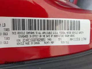 2015 Chrysler Town & Country Limited Platinum with VIN 2C4RC1GG6FR629851, listed as a IAAI auction lot 41903953 with 174,066 mi miles. Bid and sale history available at carsss.com. Image 9.