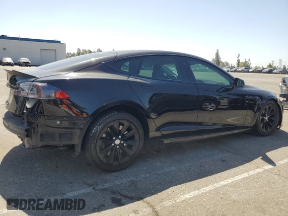 2017 Tesla Model S 100D z VIN 5YJSA1E28HF190858, wystawiony jako Copart lot #60690695 z przebiegiem 73 046 mil mil oraz Szkoda całkowita • Salvage title. Historia ofert i sprzedaży dostępna na DreamBid. Obrazek 3.