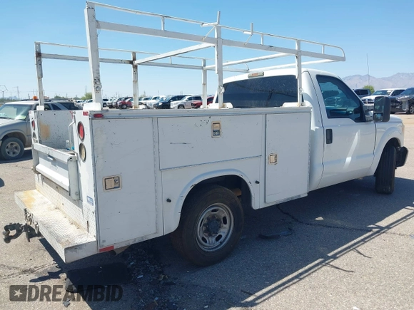 2012 Ford F-250 XL z VIN 1FDBF2A60CEC68510, wystawiony jako IAAI lot #42396003 z przebiegiem 185 303 mil mil oraz . Historia ofert i sprzedaży dostępna na DreamBid. Obrazek 4.