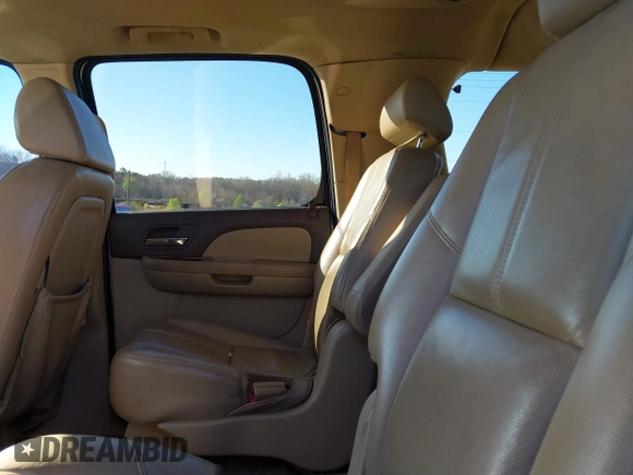 2008 GMC Yukon XL SLT 4SB with VIN 1GKFC16038R186997, listed as a IAAI auction lot 41788484 with 202,832 mi miles and . Bid and sale history available at carsss.com. Image 8.