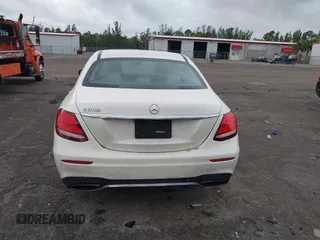 2018 Mercedes-Benz E-Class E 300 with VIN WDDZF4JB2JA350535, listed as a IAAI auction lot 41615741 with 148,004 mi miles. Bid and sale history available at carsss.com. Image 16.