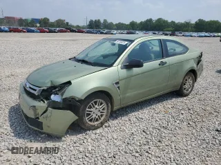 2008 Ford Focus SE z VIN 1FAHP33NX8W141079, wystawiony jako Copart lot #59759325 z przebiegiem 71 522 mil mil oraz Szkoda całkowita • Salvage title. Historia ofert i sprzedaży dostępna na DreamBid. Obrazek 1.
