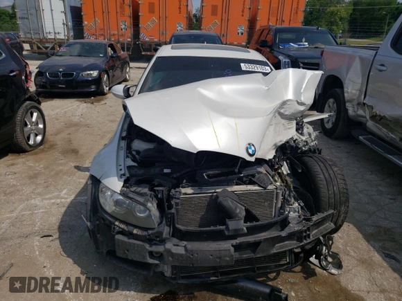2012 BMW M3 z VIN WBSKG9C56CE798133, wystawiony jako Copart lot #53329103 z przebiegiem Nie podano mil oraz Szkoda całkowita • Salvage title. Historia ofert i sprzedaży dostępna na DreamBid. Obrazek 5.